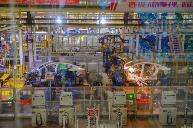 五大工程驅動 西安新能源汽車產業強勢崛起，打造智能綠色的‘超級工廠’